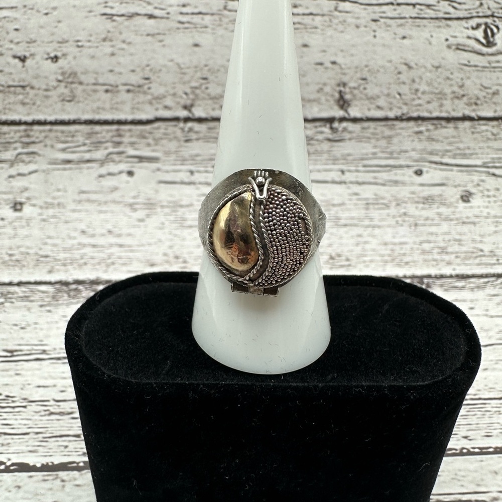 Vintage Two-Tone Yin Yang Poison Ring